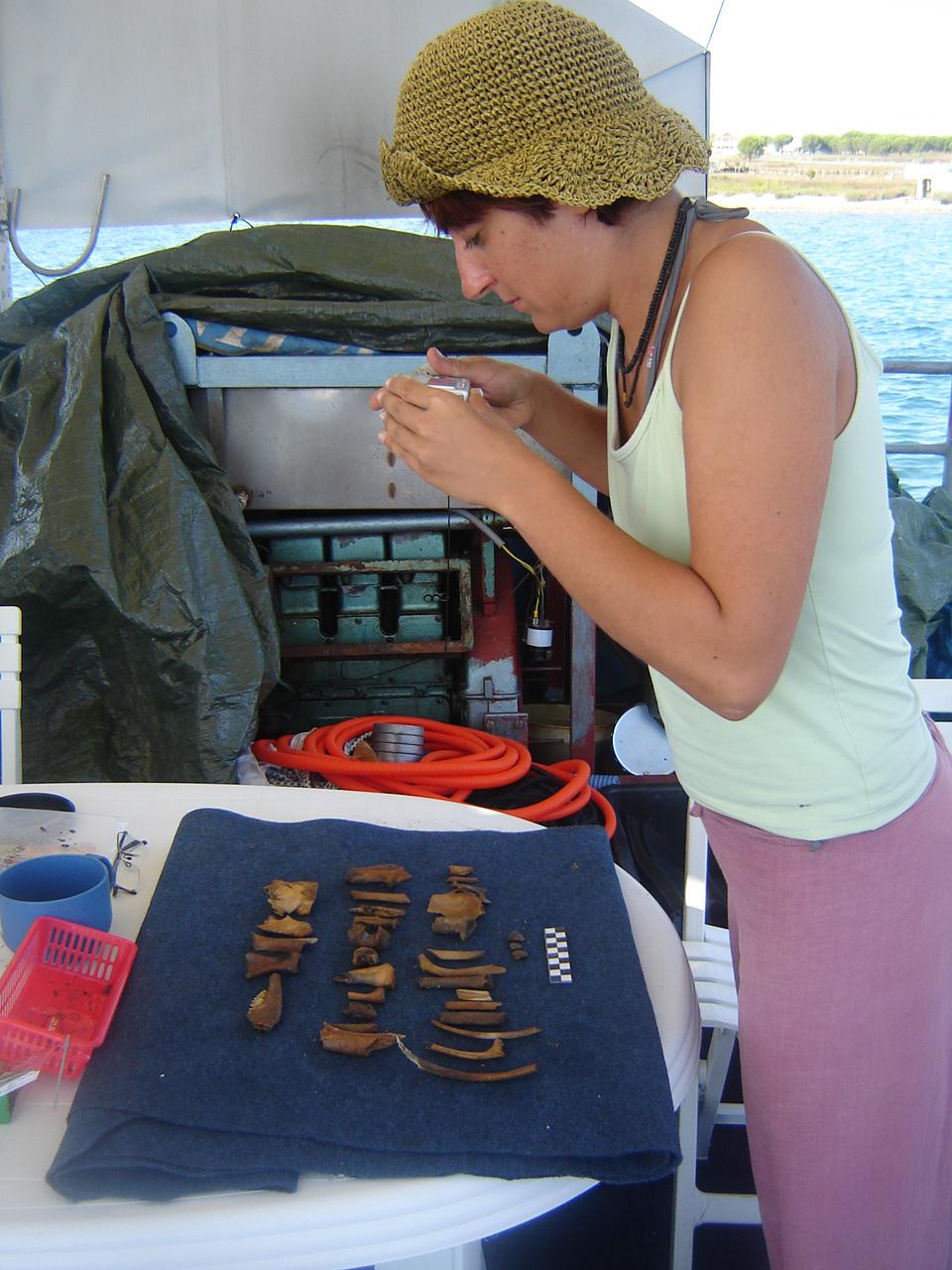  Photographing recovered finds